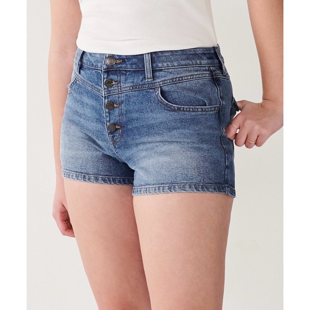 NWT SO Juniors' High Rise Curvy Mom Shorts Button Down Blue Size 9